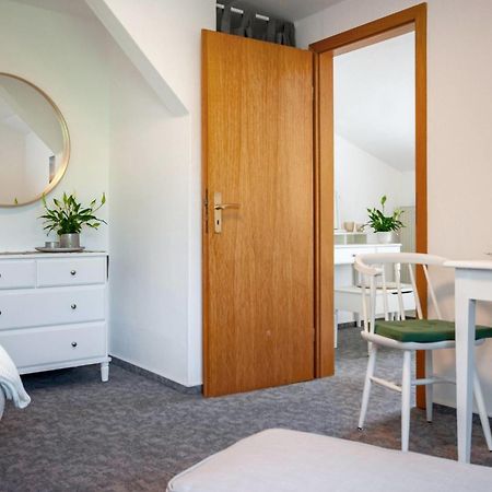 Knusthof - Wohnung 2 Albertsdorf Dış mekan fotoğraf